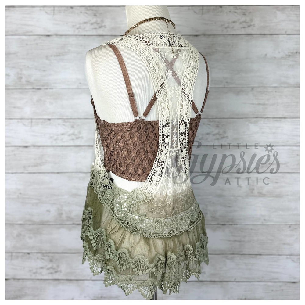 POL Antique Ivory Ombre Lace Layering Top - Picture 6 of 16